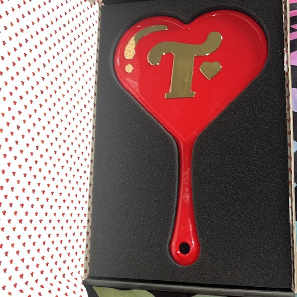 ✨🆕RARE!Trixie Cosmetics x Katya Red Handheld Heart Mirror!BNIB!NEVER USED!RARE!✨ - Picture 13 of 14